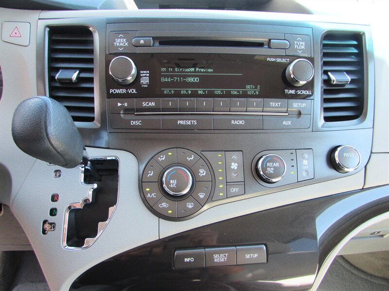 2012 Toyota Sienna LE 8-Passenger - Photo 17 - Dublin, CA 94568