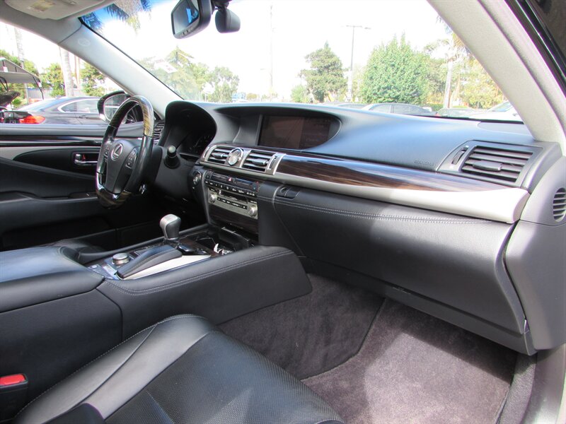 2013 Lexus LS 460 L - Photo 30 - Dublin, CA 94568