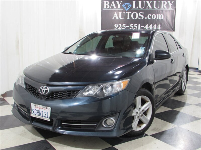 2014 Toyota Camry SE  