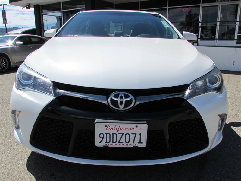 2015 Toyota Camry SE  
