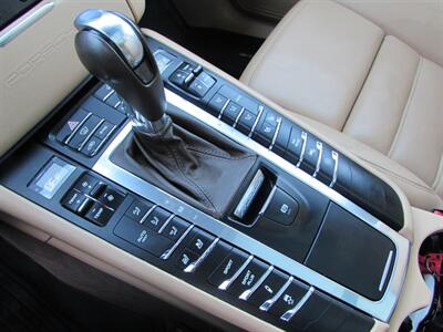 2016 Porsche Macan Turbo   - Photo 19 - Dublin, CA 94568