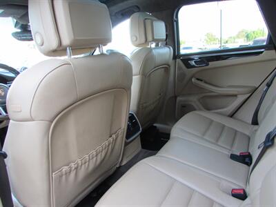2016 Porsche Macan Turbo   - Photo 28 - Dublin, CA 94568