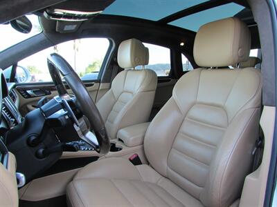 2016 Porsche Macan Turbo   - Photo 10 - Dublin, CA 94568
