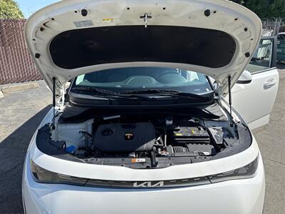2023 Kia Soul LX - Photo 12 - Dublin, CA 94568
