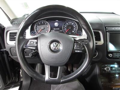 2016 Volkswagen Touareg VR6 Lux   - Photo 16 - Dublin, CA 94568