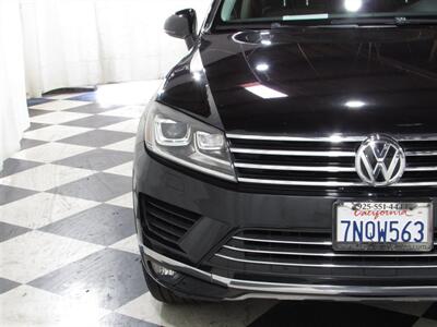 2016 Volkswagen Touareg VR6 Lux   - Photo 8 - Dublin, CA 94568