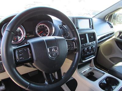 2017 Dodge Grand Caravan SXT   - Photo 13 - Dublin, CA 94568