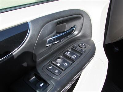 2017 Dodge Grand Caravan SXT   - Photo 10 - Dublin, CA 94568
