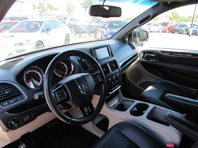 2017 Dodge Grand Caravan SXT   - Photo 12 - Dublin, CA 94568
