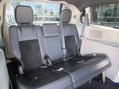 2017 Dodge Grand Caravan SXT   - Photo 29 - Dublin, CA 94568