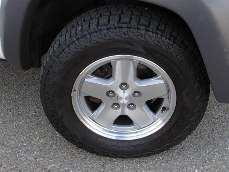 2004 Jeep Liberty Sport - Photo 30 - Dublin, CA 94568