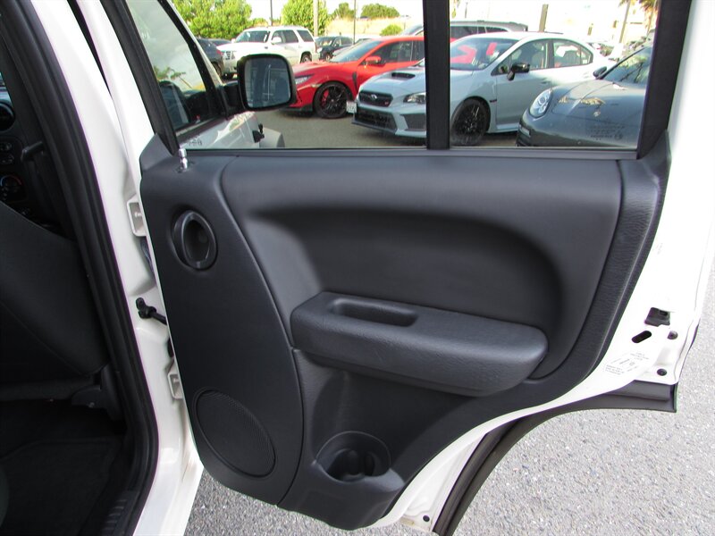 2004 Jeep Liberty Sport - Photo 26 - Dublin, CA 94568