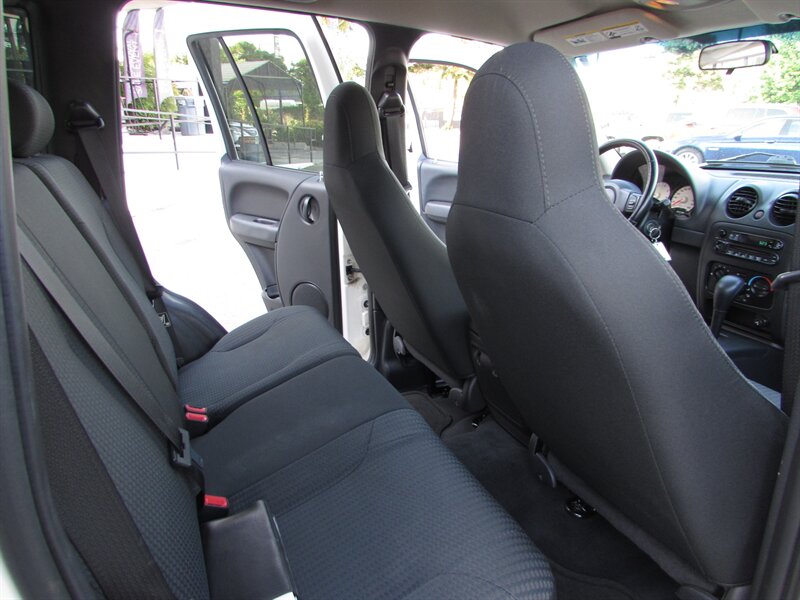 2004 Jeep Liberty Sport - Photo 27 - Dublin, CA 94568