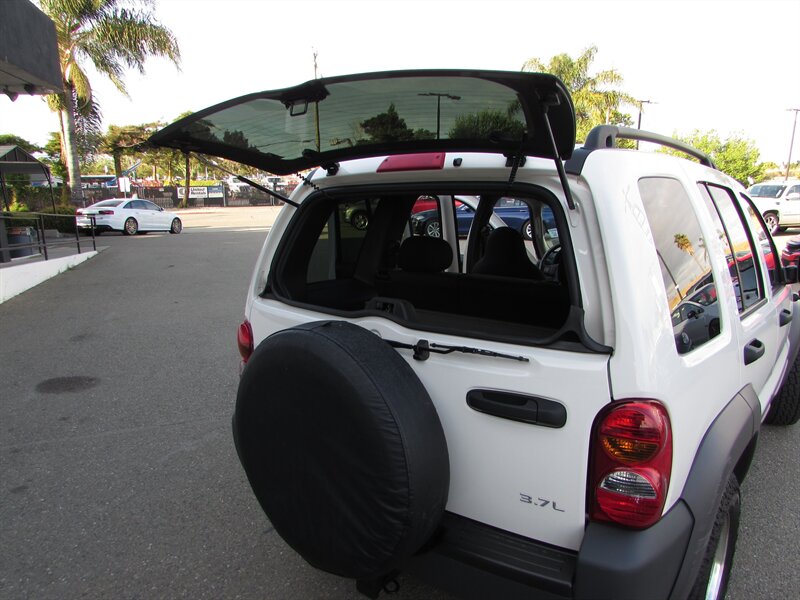 2004 Jeep Liberty Sport - Photo 25 - Dublin, CA 94568