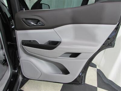 2023 GMC Acadia SLT   - Photo 36 - Dublin, CA 94568