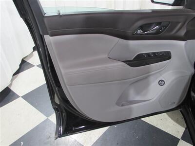 2023 GMC Acadia SLT   - Photo 6 - Dublin, CA 94568