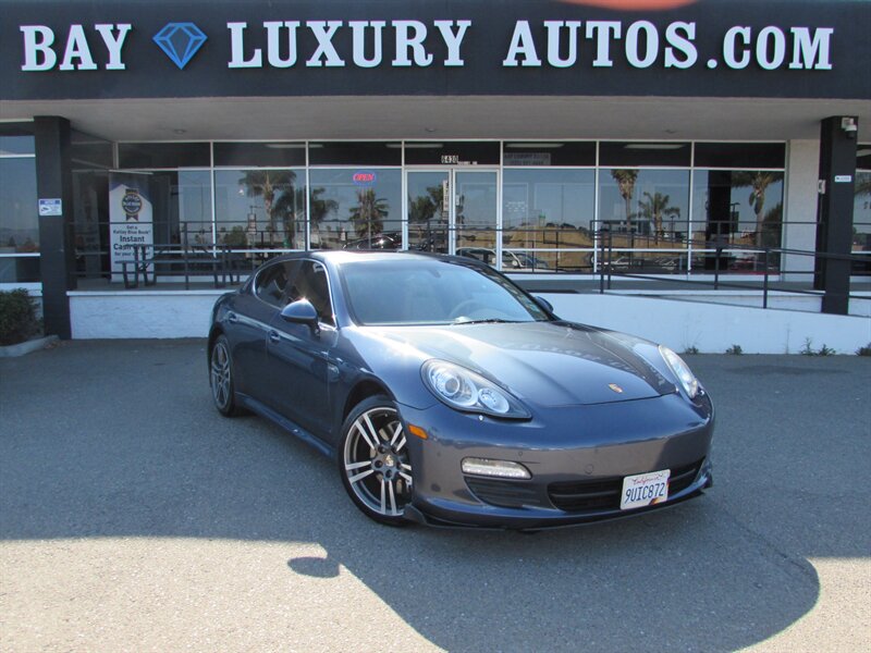2011 Porsche Panamera S's photo