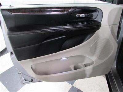 2014 Chrysler Town & Country Touring   - Photo 24 - Dublin, CA 94568