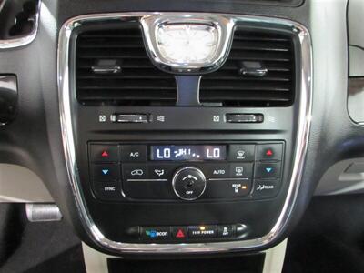 2014 Chrysler Town & Country Touring   - Photo 58 - Dublin, CA 94568