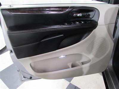 2014 Chrysler Town & Country Touring   - Photo 6 - Dublin, CA 94568