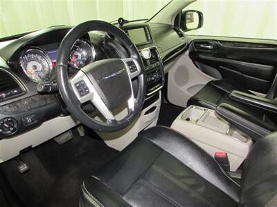 2014 Chrysler Town & Country Touring   - Photo 10 - Dublin, CA 94568