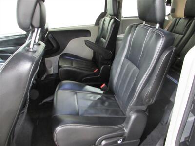 2014 Chrysler Town & Country Touring   - Photo 17 - Dublin, CA 94568
