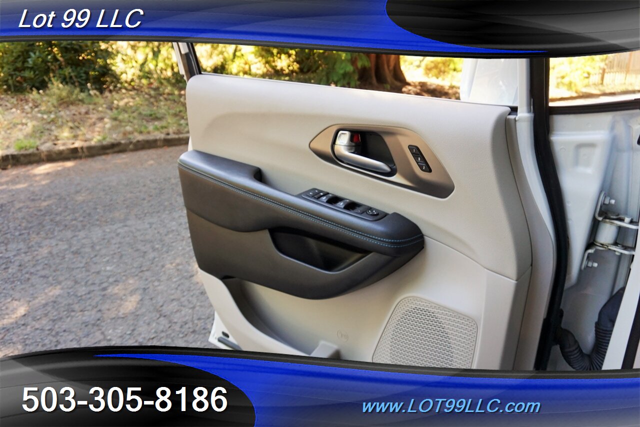 2021 Chrysler Pacifica Touring L 51K 3.6L Heated Leather Pano VAC DVD - Photo 27 - Milwaukie, OR 97267