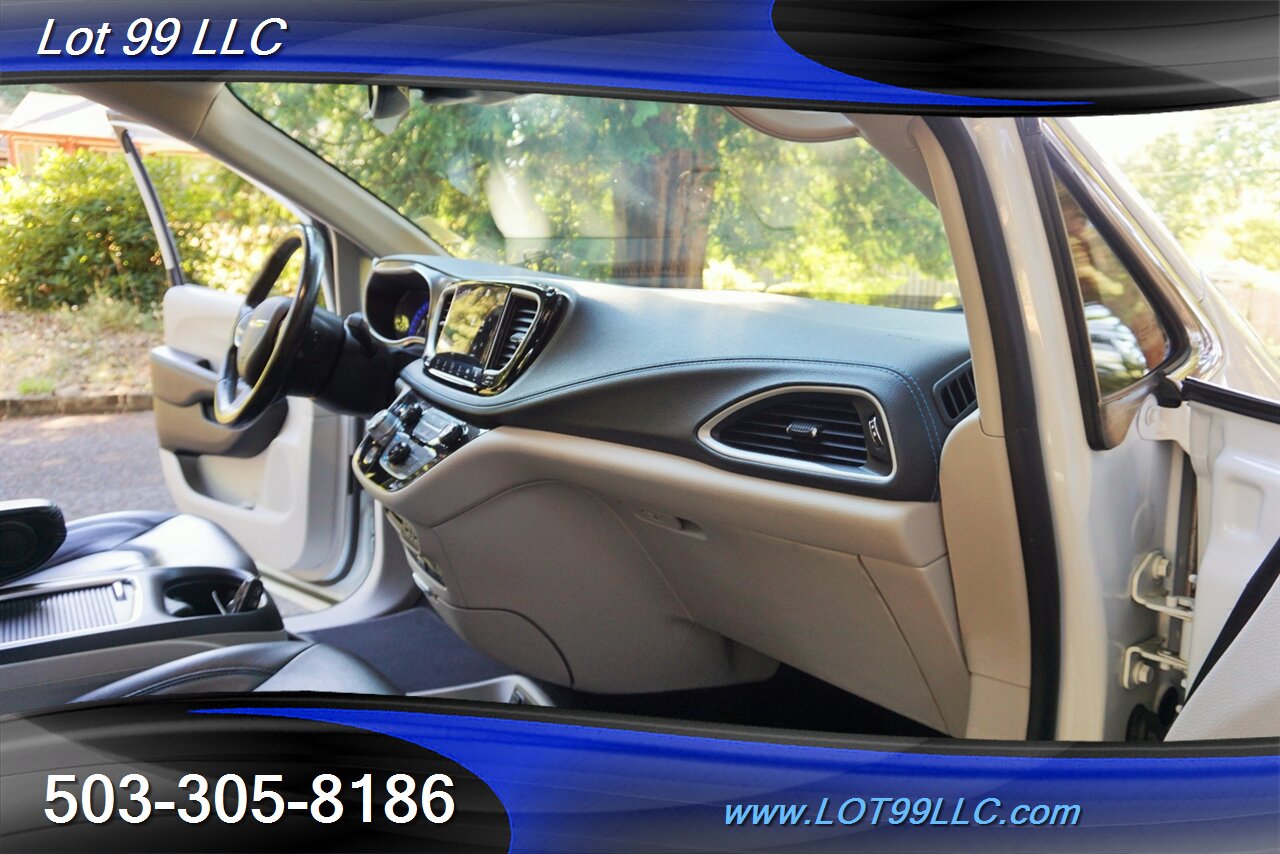 2021 Chrysler Pacifica Touring L 51K 3.6L Heated Leather Pano VAC DVD - Photo 20 - Milwaukie, OR 97267