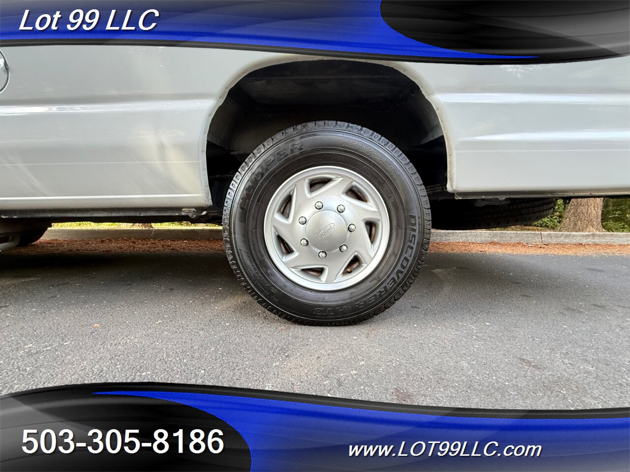 2009 Ford E-Series Van E-350 SD Extended 49k Miles Generator Rooftop AC Insulated Cummins Onan 2800 Generator - Photo 27 - Milwaukie, OR 97267