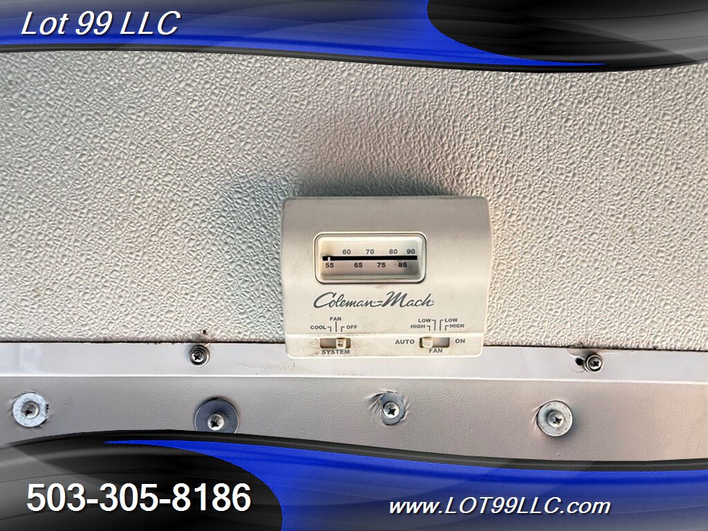 2009 Ford E-Series Van E-350 SD Extended 49k Miles Generator Rooftop AC Insulated Cummins Onan 2800 Generator - Photo 38 - Milwaukie, OR 97267