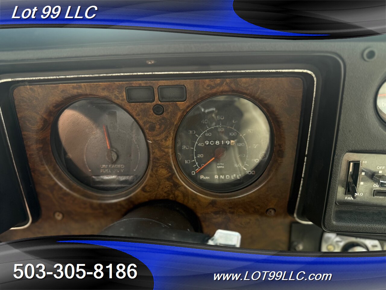 1976 Chevrolet Monte Carlo White Leather Bucket Seats   - Photo 10 - Milwaukie, OR 97267