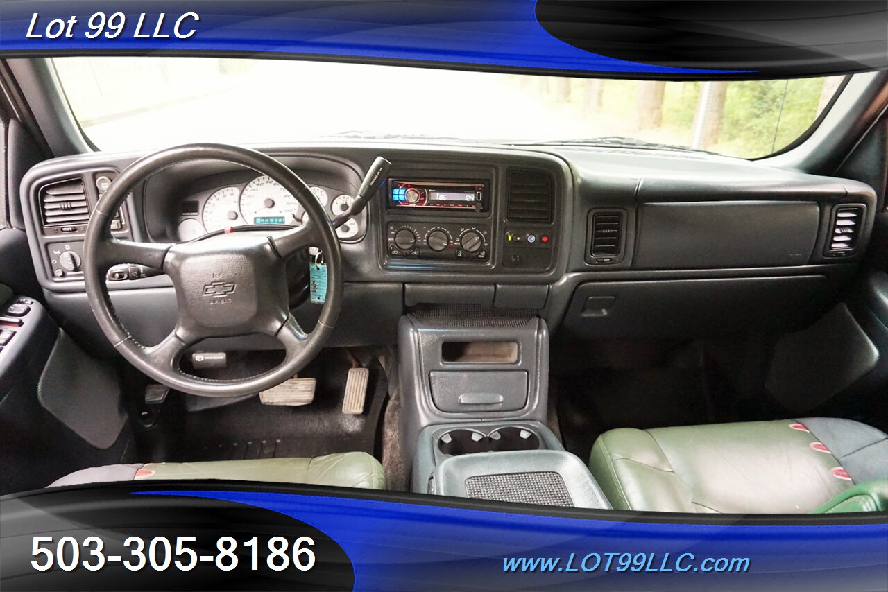 2002 Chevrolet Avalanche photo 2