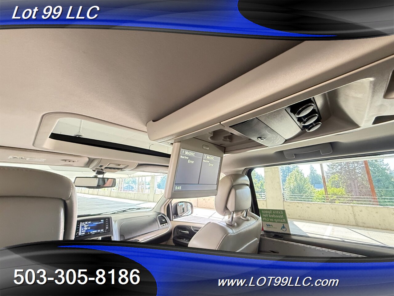 2013 Chrysler Town & Country Limited WHEELCHAIR VAN Kneeling Leather (2) DVD Screens Power Ramp Dual Power Sliding Doors - Photo 48 - Milwaukie, OR 97267