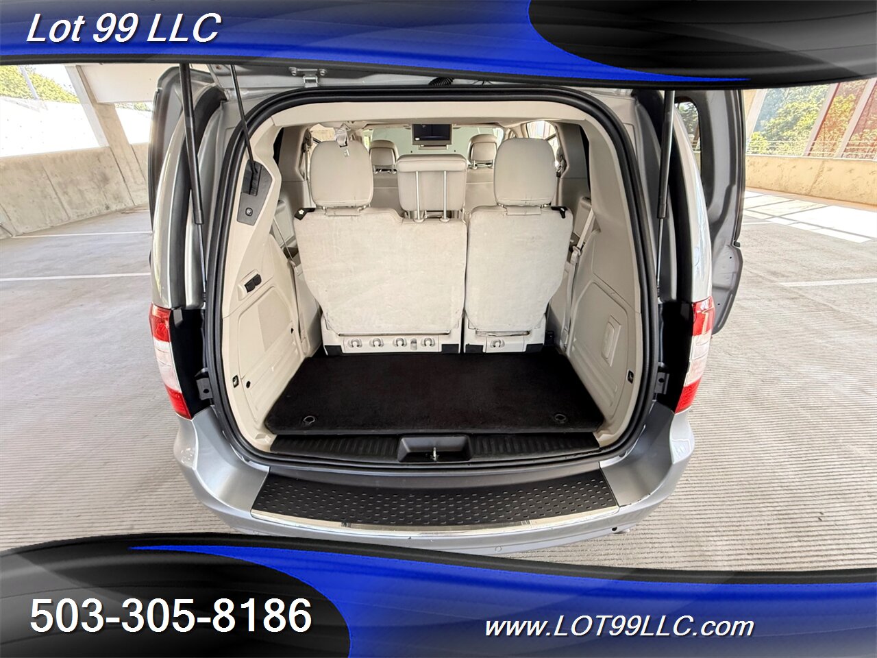 2013 Chrysler Town & Country Limited WHEELCHAIR VAN Kneeling Leather (2) DVD Screens Power Ramp Dual Power Sliding Doors - Photo 27 - Milwaukie, OR 97267