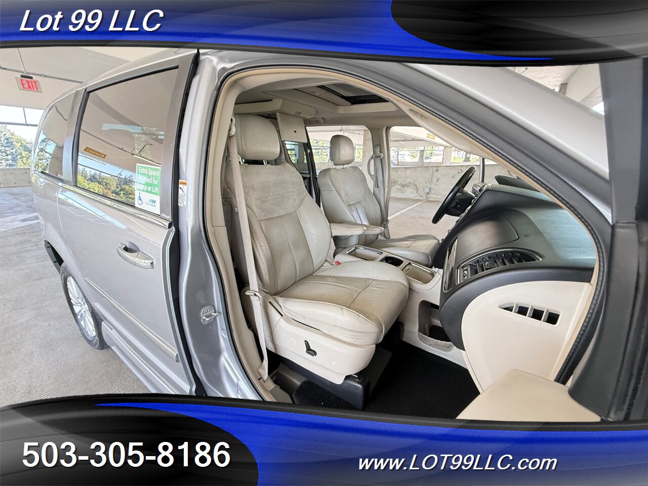 2013 Chrysler Town & Country Limited WHEELCHAIR VAN Kneeling Leather (2) DVD Screens Power Ramp Dual Power Sliding Doors - Photo 20 - Milwaukie, OR 97267