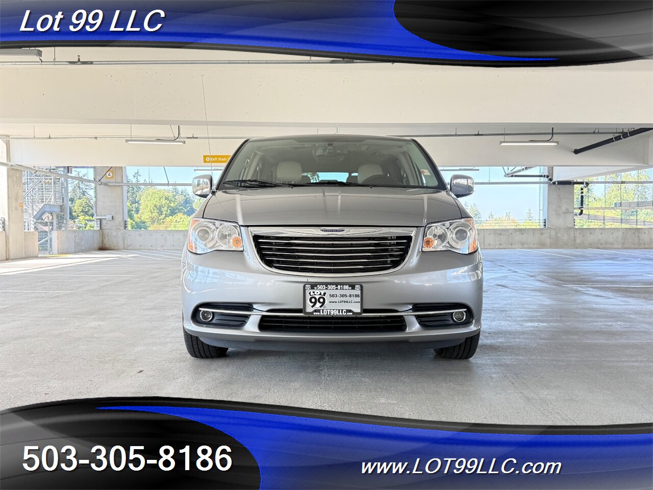2013 Chrysler Town & Country Limited WHEELCHAIR VAN Kneeling Leather (2) DVD Screens Power Ramp Dual Power Sliding Doors - Photo 11 - Milwaukie, OR 97267