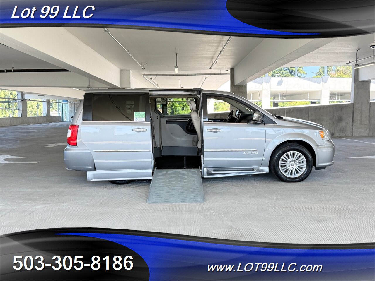 2013 Chrysler Town & Country Limited WHEELCHAIR VAN Kneeling Leather (2) DVD Screens Power Ramp Dual Power Sliding Doors - Photo 1 - Milwaukie, OR 97267