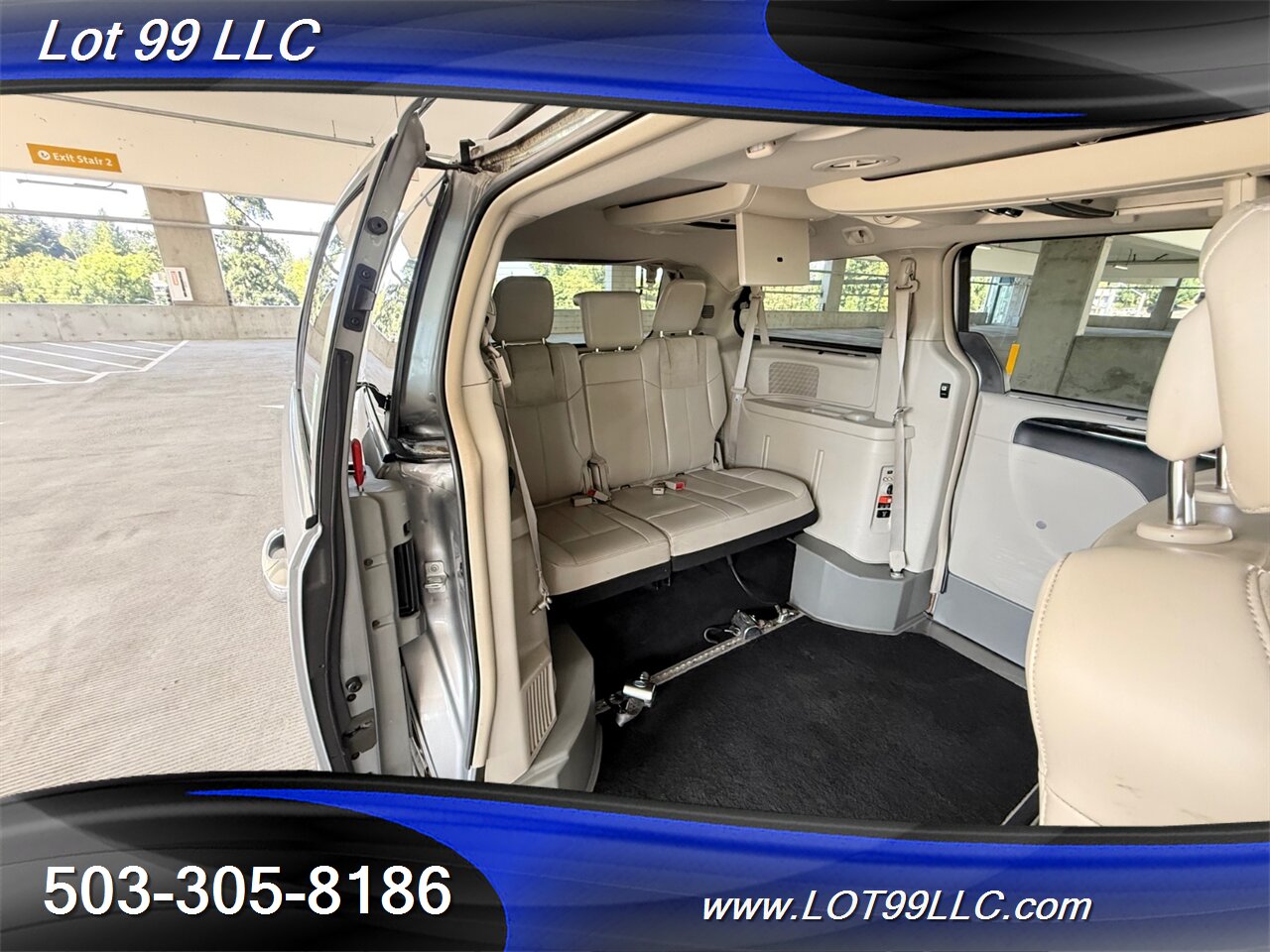 2013 Chrysler Town & Country Limited WHEELCHAIR VAN Kneeling Leather (2) DVD Screens Power Ramp Dual Power Sliding Doors - Photo 52 - Milwaukie, OR 97267