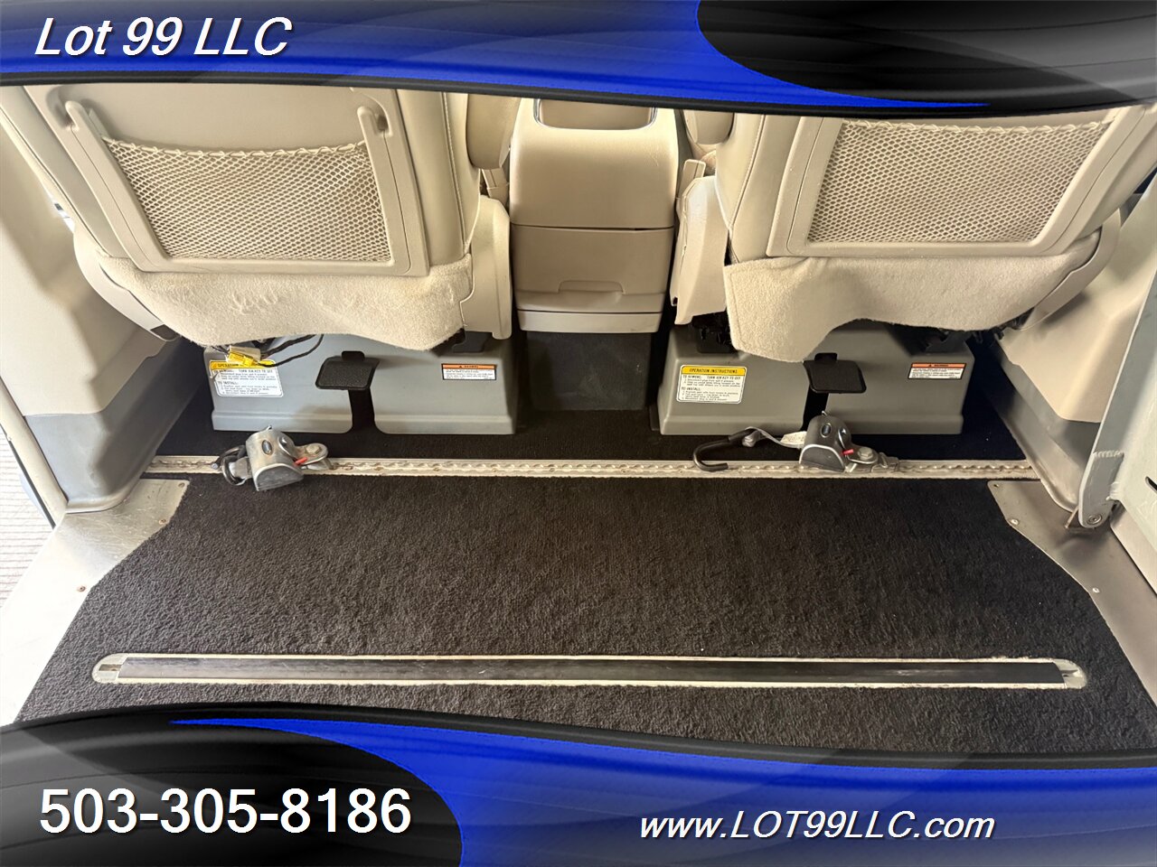 2013 Chrysler Town & Country Limited WHEELCHAIR VAN Kneeling Leather (2) DVD Screens Power Ramp Dual Power Sliding Doors - Photo 51 - Milwaukie, OR 97267