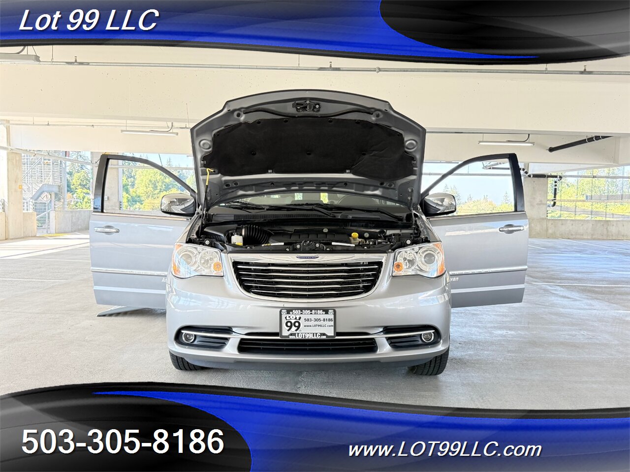 2013 Chrysler Town & Country Limited WHEELCHAIR VAN Kneeling Leather (2) DVD Screens Power Ramp Dual Power Sliding Doors - Photo 30 - Milwaukie, OR 97267