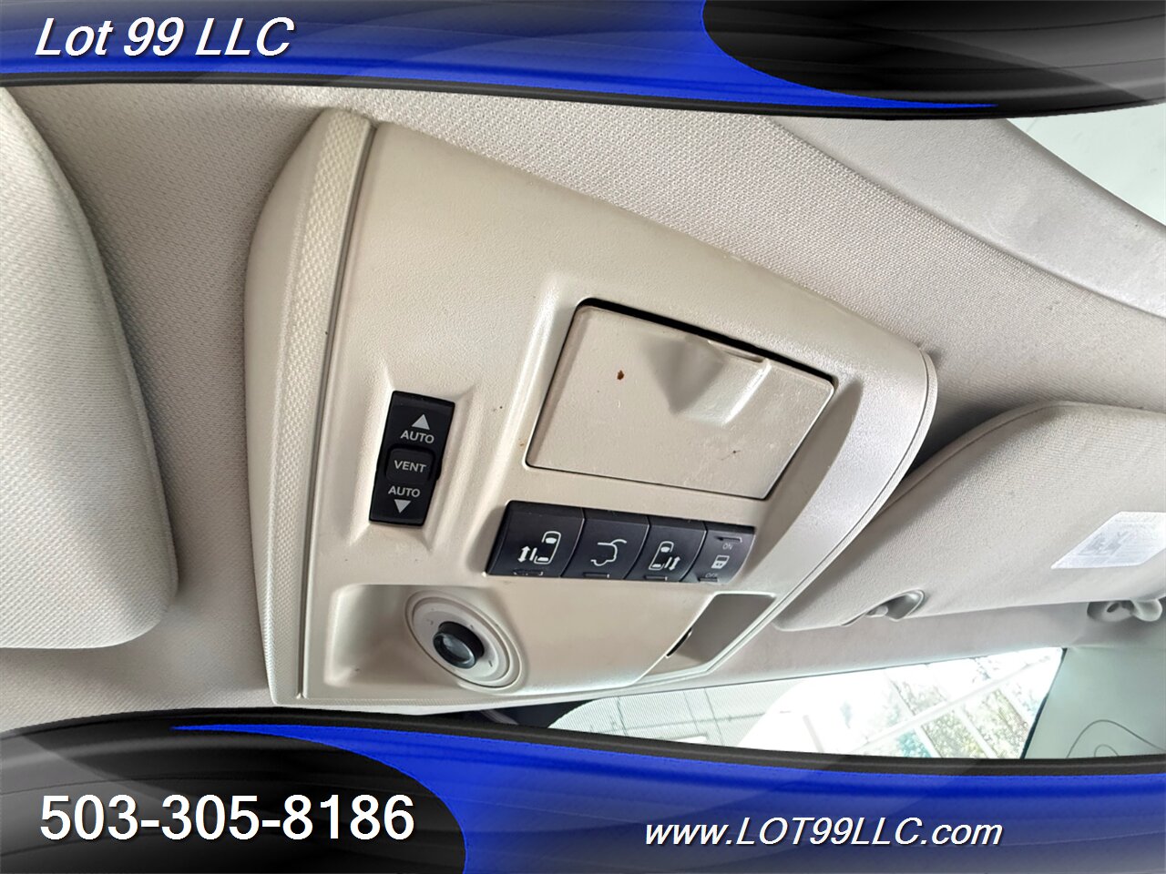 2013 Chrysler Town & Country Limited WHEELCHAIR VAN Kneeling Leather (2) DVD Screens Power Ramp Dual Power Sliding Doors - Photo 40 - Milwaukie, OR 97267