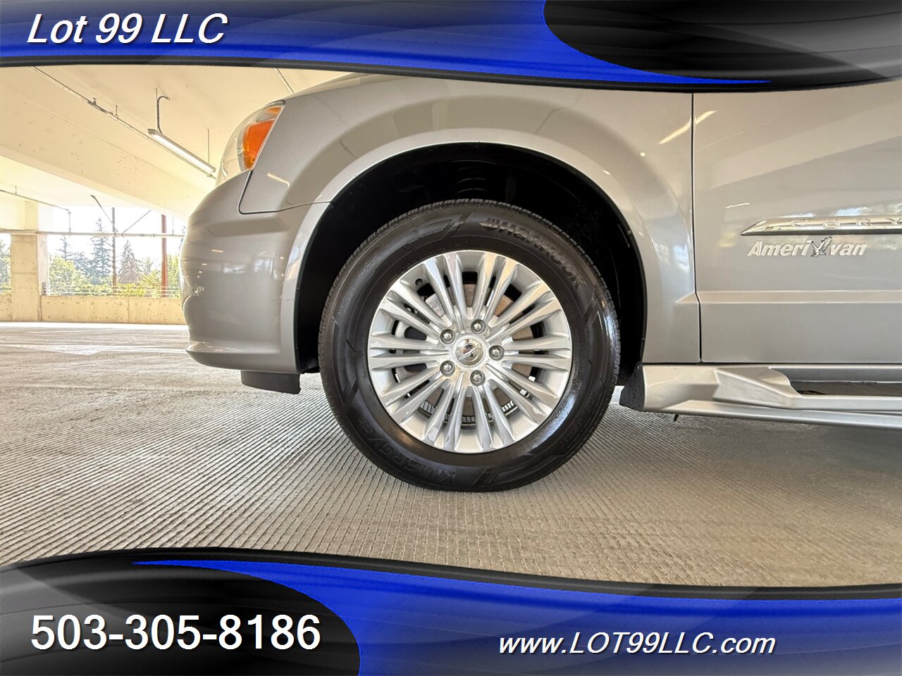 2013 Chrysler Town & Country Limited WHEELCHAIR VAN Kneeling Leather (2) DVD Screens Power Ramp Dual Power Sliding Doors - Photo 25 - Milwaukie, OR 97267