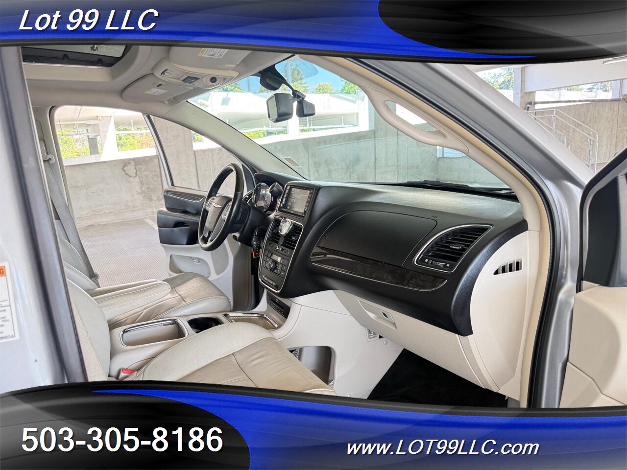 2013 Chrysler Town & Country Limited WHEELCHAIR VAN Kneeling Leather (2) DVD Screens Power Ramp Dual Power Sliding Doors - Photo 41 - Milwaukie, OR 97267