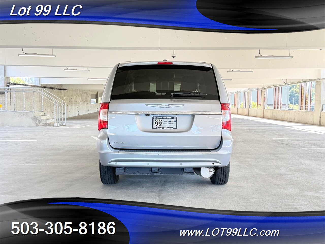 2013 Chrysler Town & Country Limited WHEELCHAIR VAN Kneeling Leather (2) DVD Screens Power Ramp Dual Power Sliding Doors - Photo 15 - Milwaukie, OR 97267