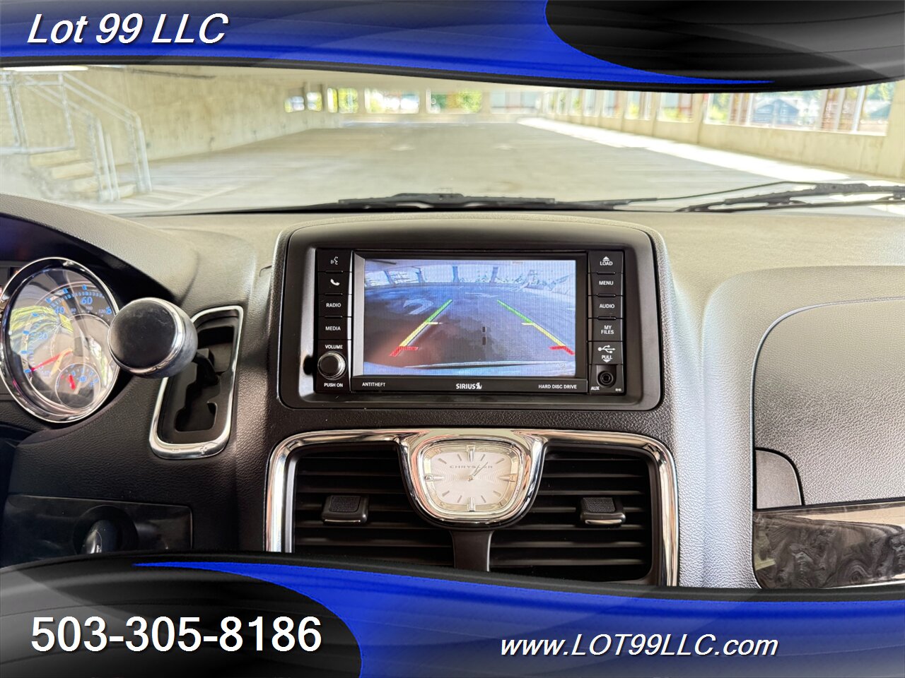 2013 Chrysler Town & Country Limited WHEELCHAIR VAN Kneeling Leather (2) DVD Screens Power Ramp Dual Power Sliding Doors - Photo 19 - Milwaukie, OR 97267