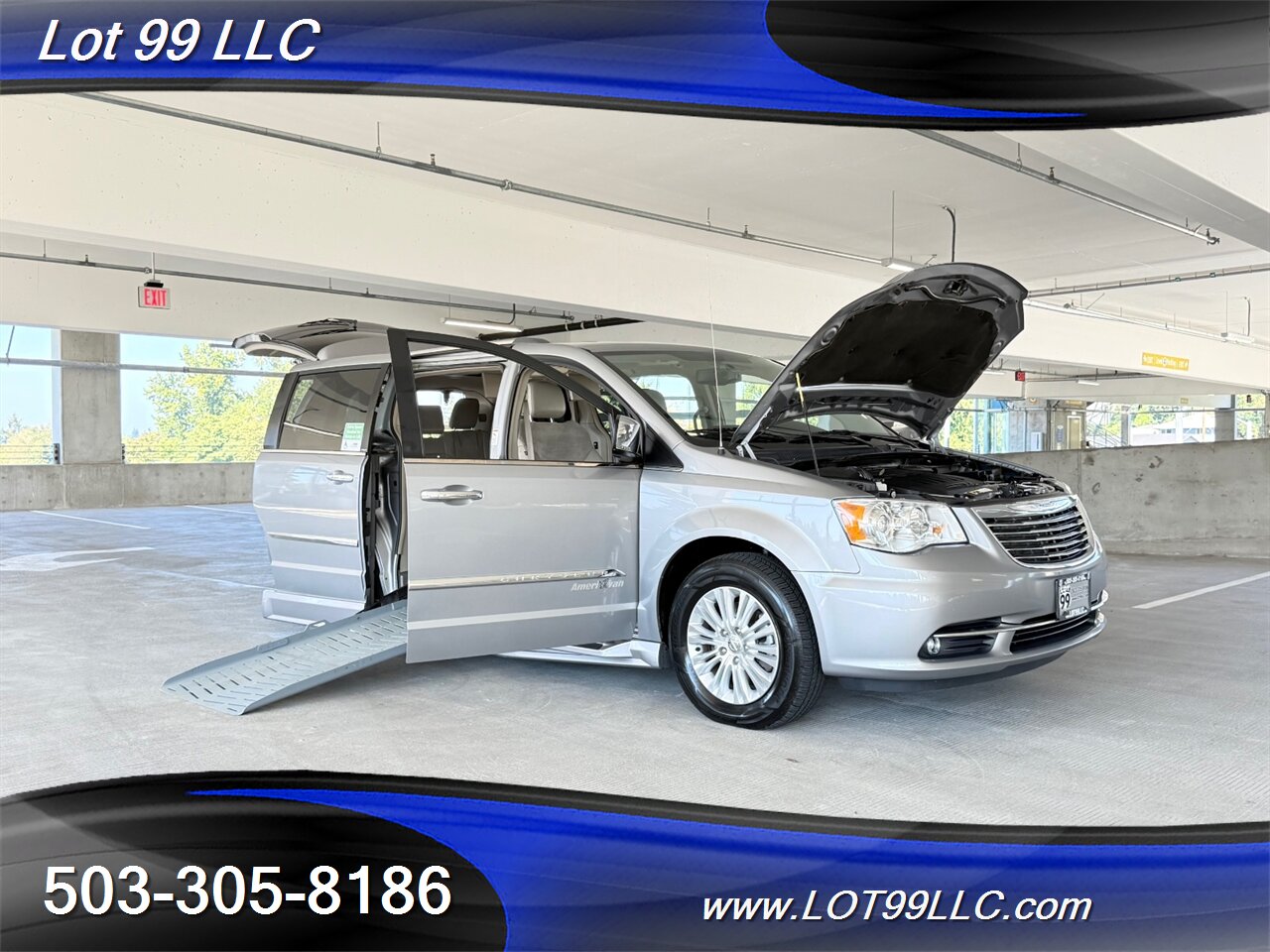 2013 Chrysler Town & Country Limited WHEELCHAIR VAN Kneeling Leather (2) DVD Screens Power Ramp Dual Power Sliding Doors - Photo 31 - Milwaukie, OR 97267