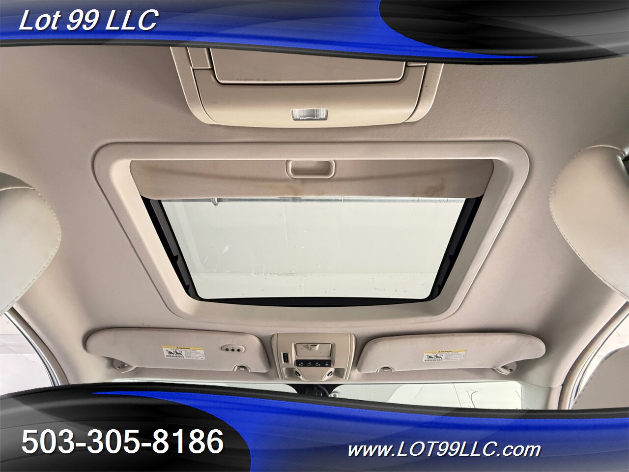 2013 Chrysler Town & Country Limited WHEELCHAIR VAN Kneeling Leather (2) DVD Screens Power Ramp Dual Power Sliding Doors - Photo 37 - Milwaukie, OR 97267