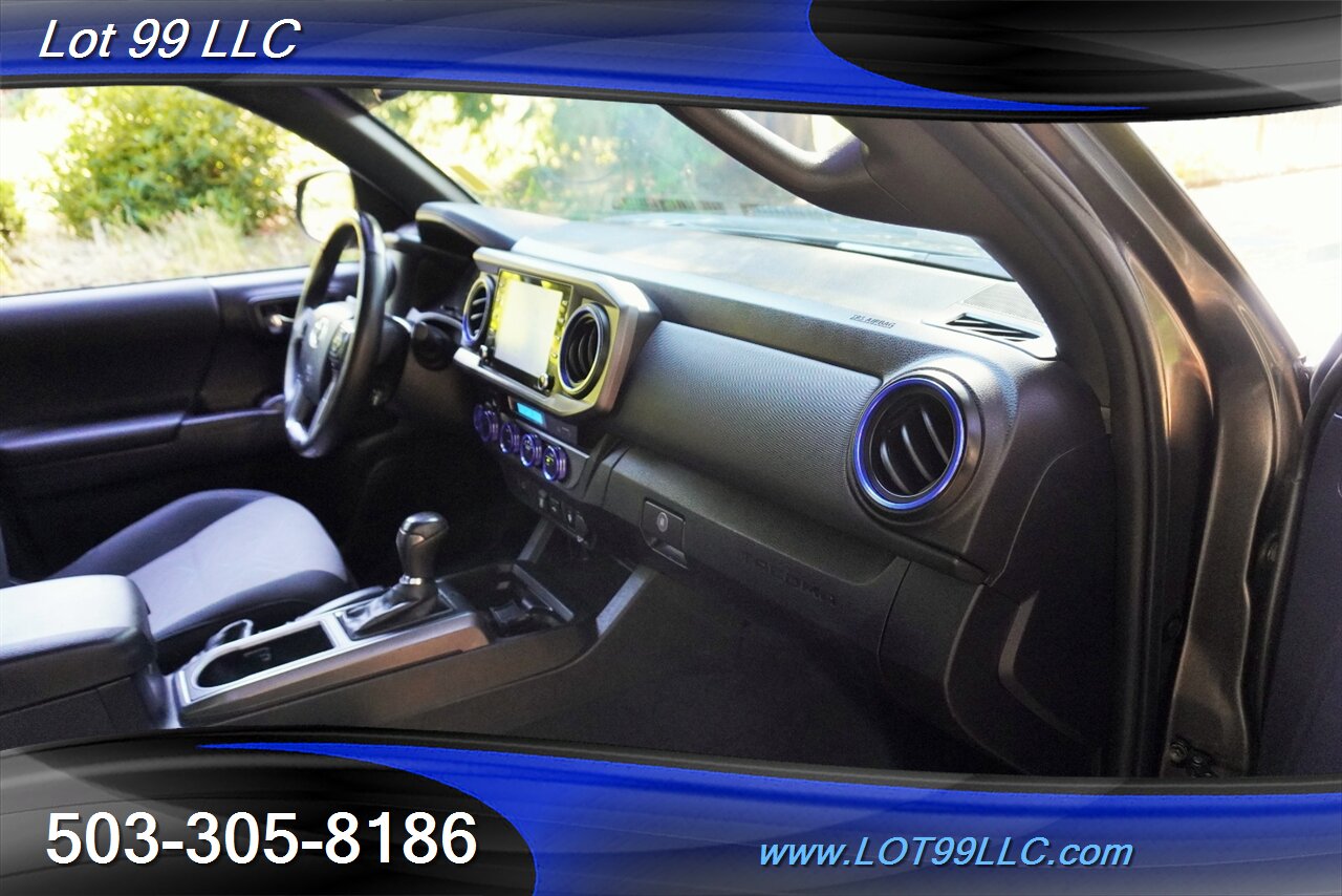 2023 Toyota Tacoma TRD Sport   - Photo 19 - Milwaukie, OR 97267