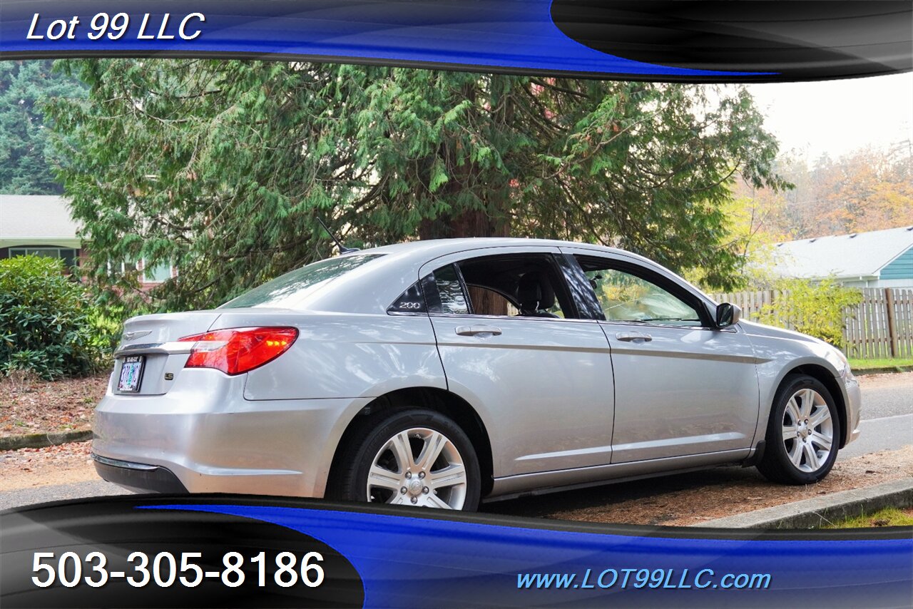 2013 Chrysler 200 LX Sedan 2.4L Automatic Premium Wheels 29 MPG - Photo 9 - Milwaukie, OR 97267
