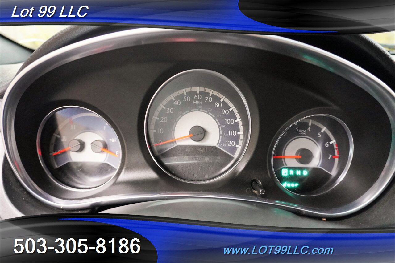 2013 Chrysler 200 LX Sedan 2.4L Automatic Premium Wheels 29 MPG - Photo 20 - Milwaukie, OR 97267